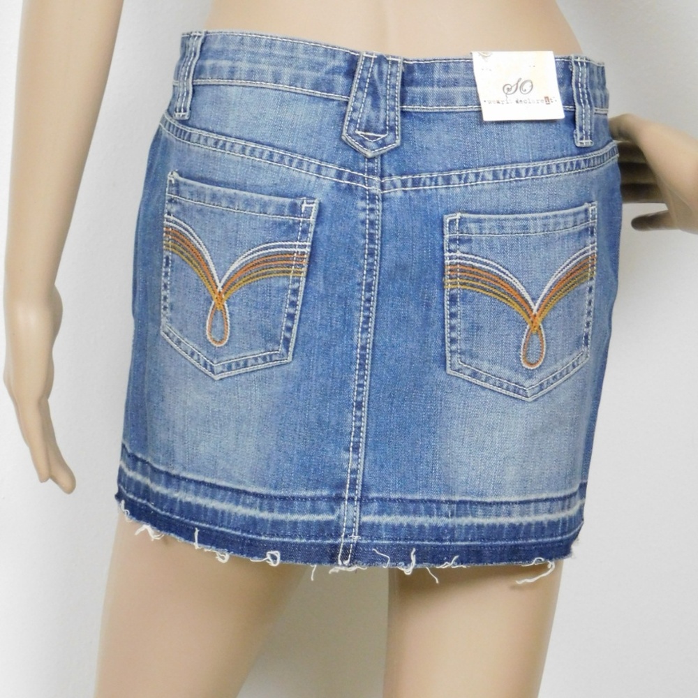 SO Women's Distressed Denim Jean Mini Skirt Size 5 Cut Off Frayed Raw Hem Hippie